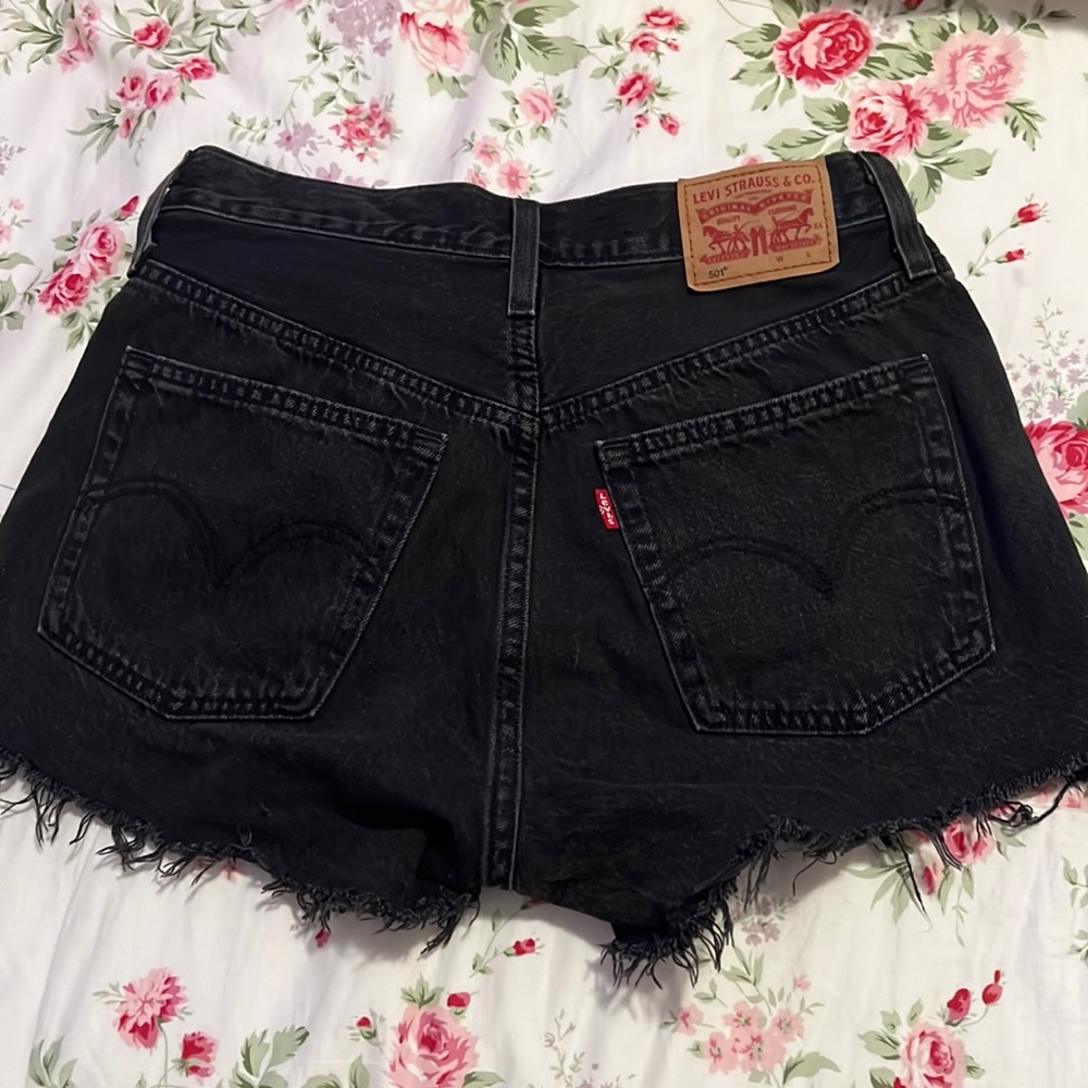 Black levi’s 501s